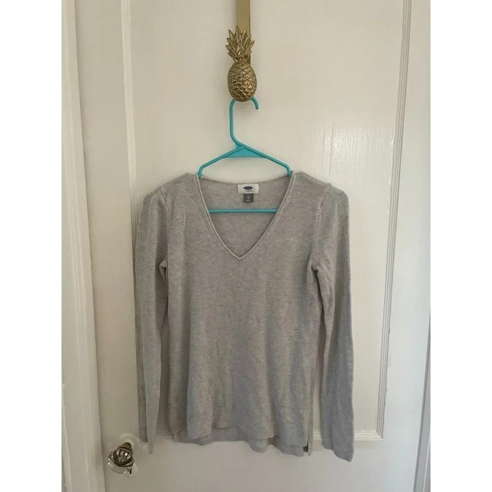 Old Navy Women's Size X-Small Light Gray V-Neck Sweater